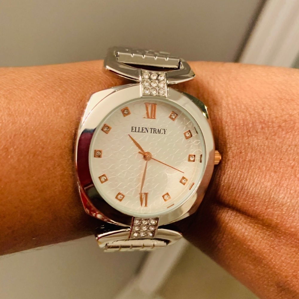 Watch - Picture 2 of 4